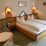 Haus Zentner Pensión Nauders