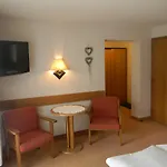 Haus Zentner Pensión 3*